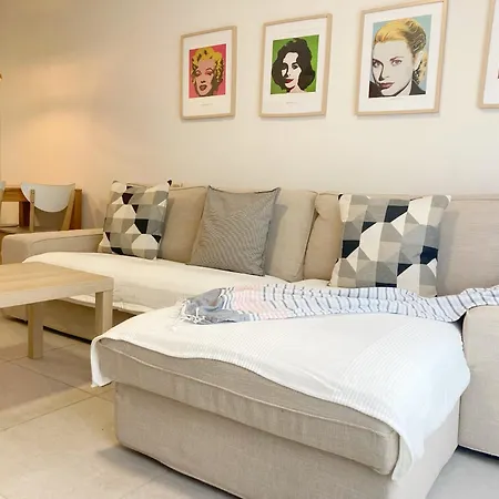 Apartment Stylish Family Flat By Canary365
