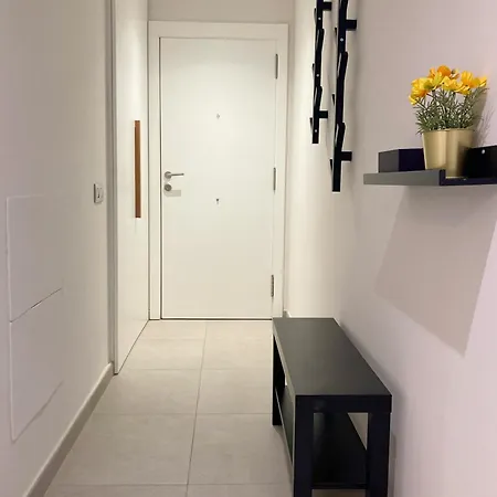 Stylish Family Flat By Canary365 *